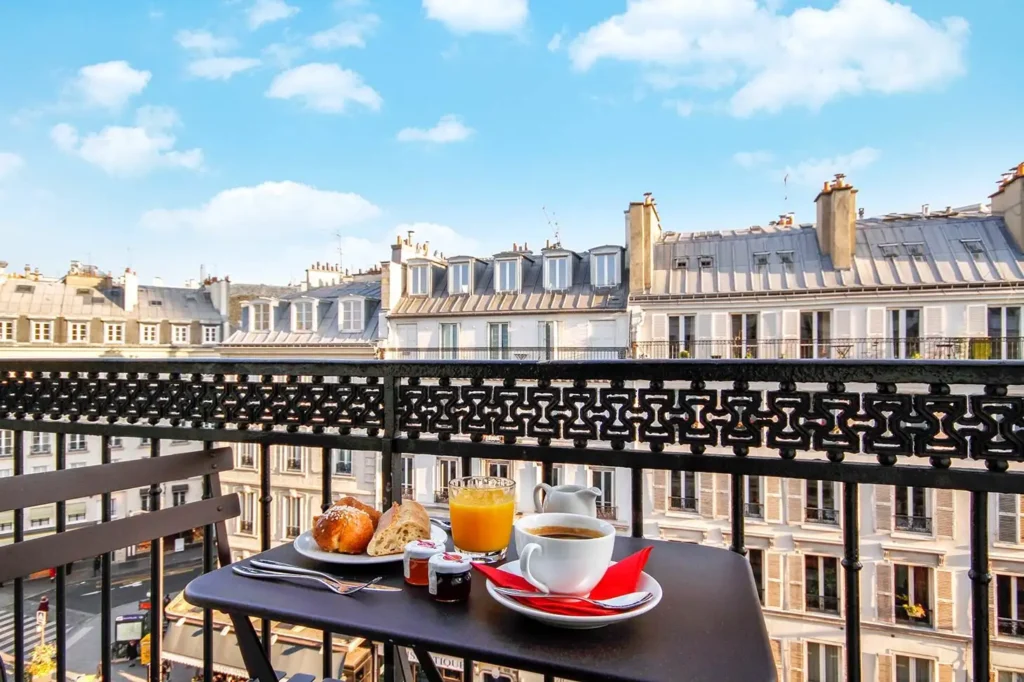 petit-dejeuner-terrasse