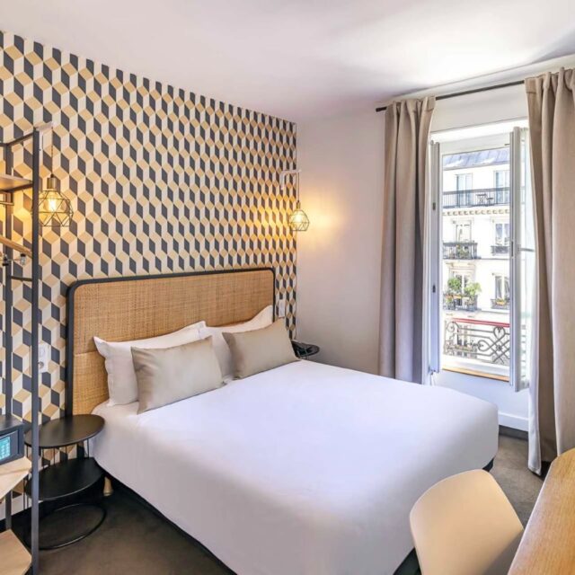 Une nouvelle journée peut commencer...

A new day begins ...

#ParisMorning #SaintGermainDesPres #ParisStay #BestWestern #hotelaramis