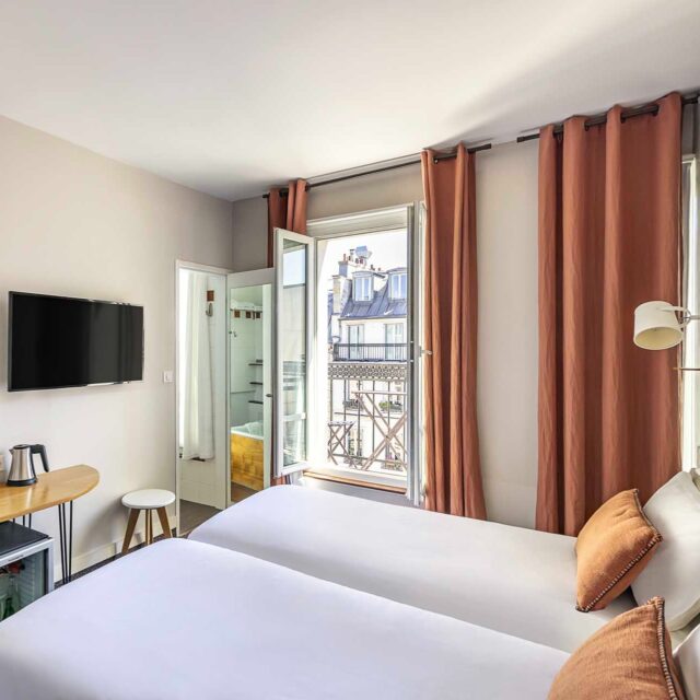 Weekend de Pâques: détente, chocolat et cosy vibes dans cette chambre 🐣🛏️✨ 

#easterweekend #CozyCorner #RelaxAndRecharge #HomeSweetHome #WeekendVibes #EasterVibes"