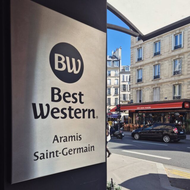 ☕️ Flâneries, terrasses animées et l’art de vivre parisien…
Votre escale au cœur de Saint-Germain. ✨

☕️ Strolls, lively cafés, and the true Parisian art de vivre…
Your getaway in the heart of Saint-Germain. ✨

#ParisLifestyle #SaintGermain #ParisGetaway #BestWestern #hotelaramis #BestWestern